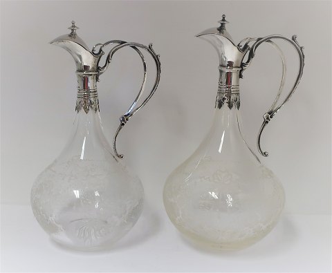 Spanish decanters with silver mounting (800). A pair. Height 31 cm.
