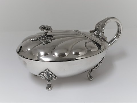 Italy. Stamped F. Broggi. Silver caviar bowl with glass insert (800). Length 
18.5 cm.