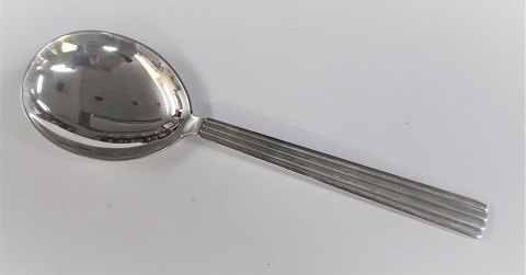 Georg Jensen. Bernadotte. Sterling (925). Serving spoon. Length 18,3 cm.