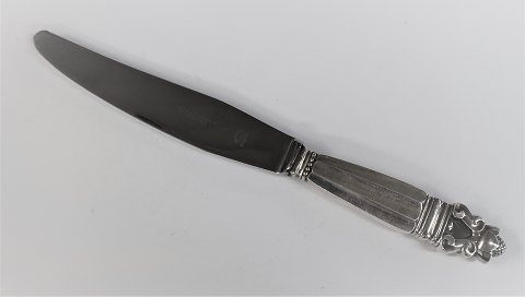 Georg Jensen. Sølv (925). Konge. Middagskniv med lang klinge. Længde 23 cm.