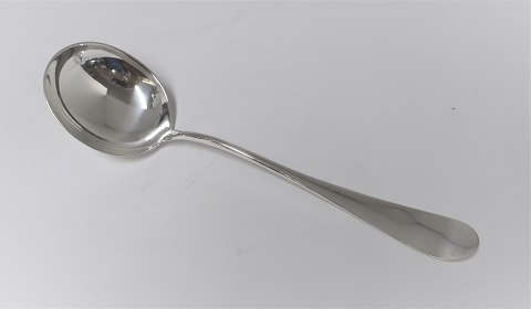 Michelsen. Ida. Serving spoon. Design: Ole Hagen. Sterling (925). Length 20.5 
cm.