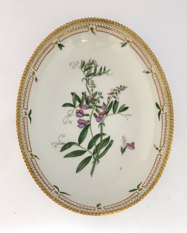 Royal Copenhagen. Flora Danica. Oval bowl. Length 27.5 cm. Width 21 cm. Model # 
3507 (1 quality). Lathyrus paluster L