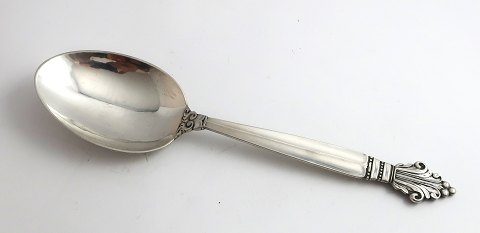 Königin. Georg Jensen. Servieren Löffel. Sterling (925). Länge 22,5 cm. 
Produziert 1933-1945.
