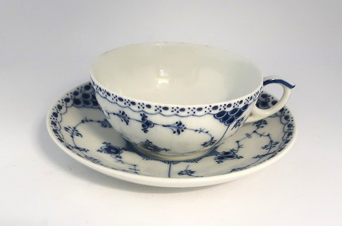 Royal Copenhagen. Blue fluted, half lace. Teacup. Model 525. (2 quality)