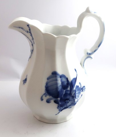 Royal Copenhagen. Blue flower. Pitcher. Model 8522. Heigth 22 cm. (2. quality)