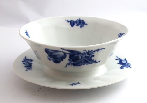 Royal Copenhagen. Blue flower. Sauce bowl. Model 8631. Length 22 cm. (1 quality)