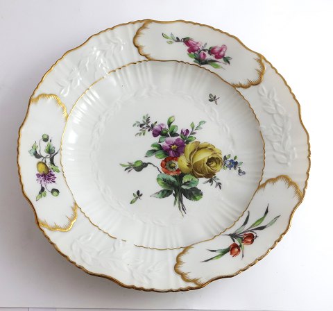 Royal Copenhagen. Saksisk blomst middagstallerken. Luksus udgave. Diameter 23 
cm. Model 1355. (1 sortering)