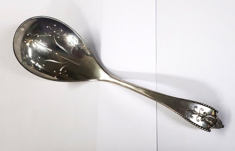 Georg Jensen. Silverflatware (830). Akkeleje. Sugar spoon. Length 18.5 cm. 
Produced 1922