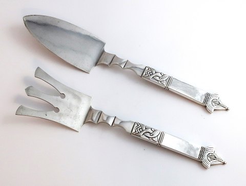 Hans Hansen. Silver cutlery (830). Fish serving set. Length 25.2 cm. Produced 
1930.