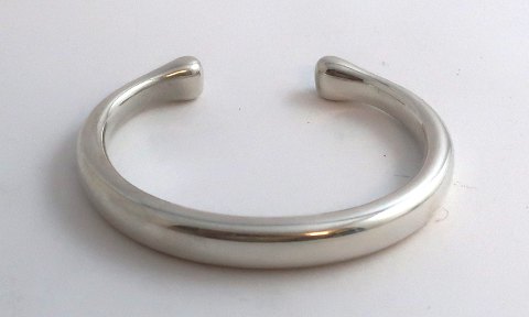 Georg Jensen. Bangle sterling (925). Model 215.