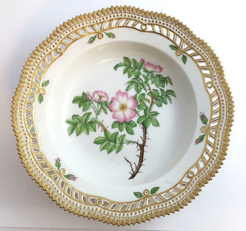 Royal Copenhagen. Flora danica. Deep plate with openwork edge. Diameter 24.5 cm. 
Model 3547. (1 quality). Rosa rubiginosa L