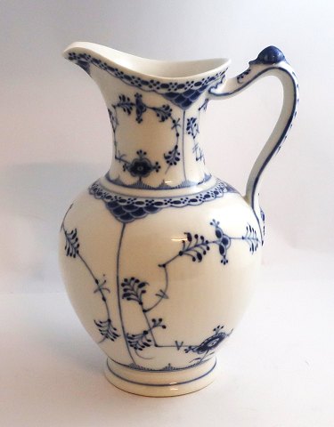 Royal Copenhagen. Blue Fluted, half lace. Chocolate jug. Model 722. Height 22.5 
cm. (1 quality)