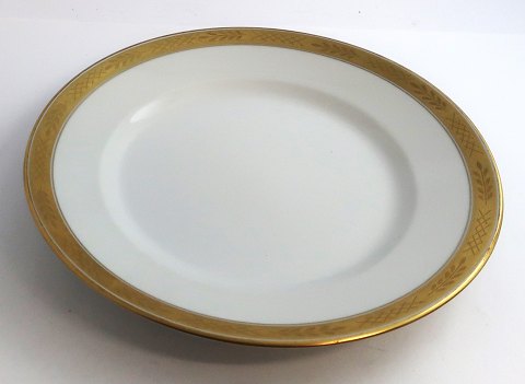 Royal Copenhagen. Porcelain no. 607. Dinner plate. Model 607/9586. Diameter 24.5 
cm. (1 quality)