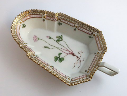 Royal Copenhagen. Flora Danica. Pickle Dish. Model # 3544. Length 21 cm. Oxalis 
acetosella v. coerulea