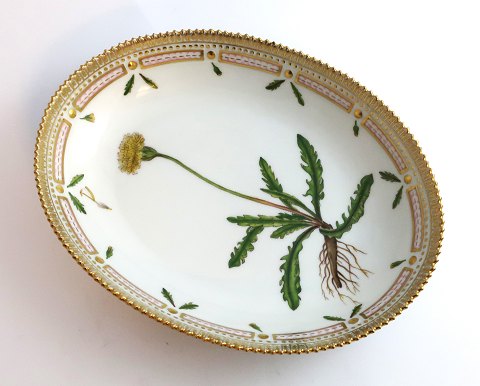 Royal Copenhagen. Flora Danica. Oval bowl. Model # 3506. Length 24 cm. (1 
quality). Leontodon hispidum L