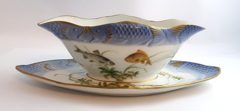Royal Copenhagen. Fish set No.19. Model 3003. Sauce bowl. Length 26 cm. Produced 
before 1923. (1 quality)