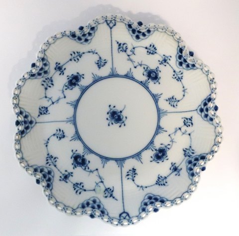 Royal Copenhagen. Blue Fluted Full Lace. Serving dish for fruit bowl. Model 422 (1062). Diameter 25 cm. (2 quality).