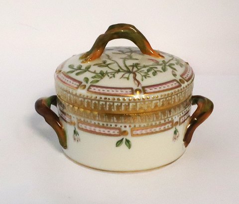 Royal Copenhagen. Flora Danica. Sugar bowl. Model 3624. Diameter 8 cm. (1 quality). Vicia lathyroides L