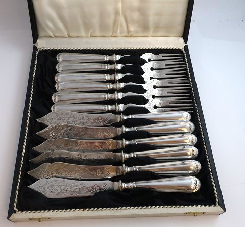 English fishknifes and forks silver-plated for 6 persons