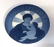 Royal Copenhagen. Christmas plate 1909. Mary with child. Diameter 15.5 cm (1 
Quality)