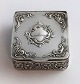 Silver pill box (830). Width 35 mm. Height 15 mm.