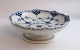 Royal Copenhagen. Blue Fluted Half Lace. Cake dish on small foot. Model 511. Diameter 17.5 cm. (1 quality)